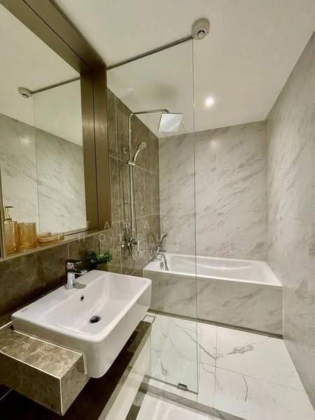 Fynn Asoke, Bangkok, 28 Sukhumvit 10 Alley, Khlong Toei, Bangkok, 1 Bedroom, 37 sqm, Condo For Rent, by Tanakrit Chotbuddkayan, 500660231 - DDproperty.com