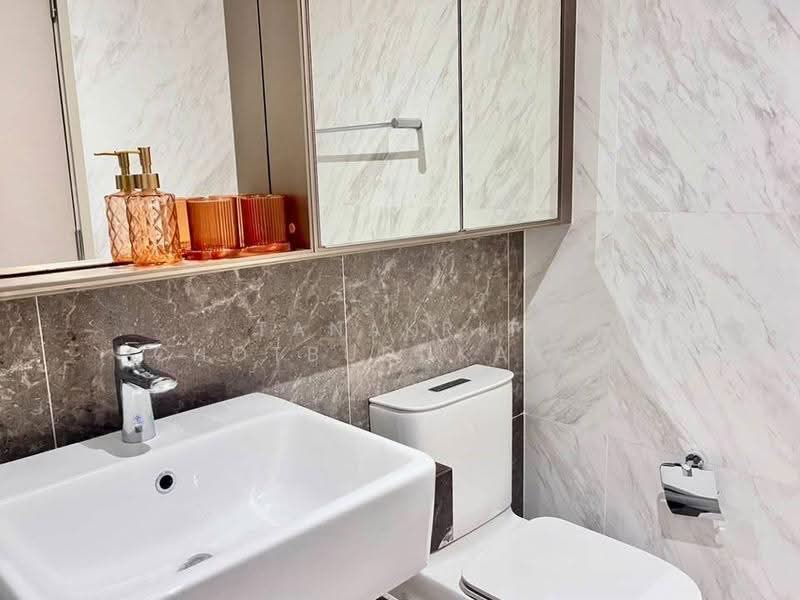 Fynn Asoke, Bangkok, 28 Sukhumvit 10 Alley, Khlong Toei, Bangkok, 1 Bedroom, 37 sqm, Condo For Rent, by Tanakrit Chotbuddkayan, 500660237 - DDproperty.com