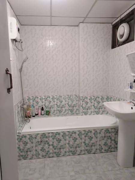 Vivid Tower condominium, Bangkok, Pattanakarn, Suan Luang, Bangkok, 2 Bedrooms, 60 sqm, Condo For Sale, by Wirinya Taweephattratrakul, 500660311 - DDproperty.com