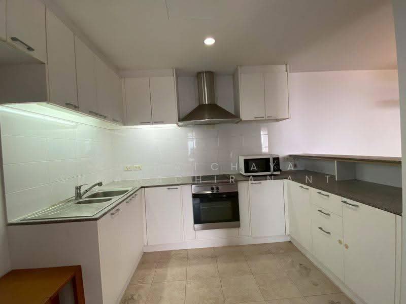 Newton Tower, Bangkok, Soi Sukhumvit 6, Khlong Toei, Bangkok, 2 Bedrooms, 118 sqm, Condo For Sale, by Suchatchaya Supawachiranant, 500660416 - DDproperty.com