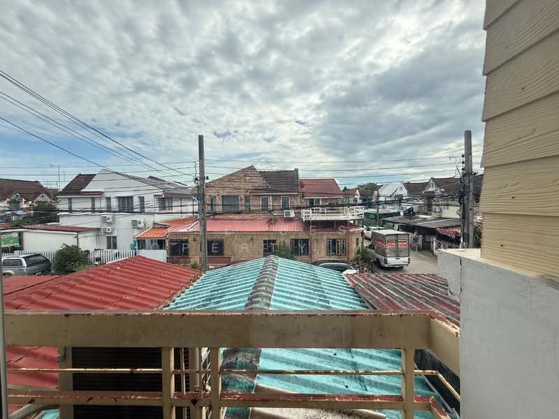 Poonsinh Thani 3, Bangkok, Rat Phatthana Road, Khlong Song Ton Nun, Lat Krabang, Bangkok, 2 Bedrooms, 100 sqm, Townhouse For Sale, by The Best Property ทราย, 500661186 - DDproperty.com
