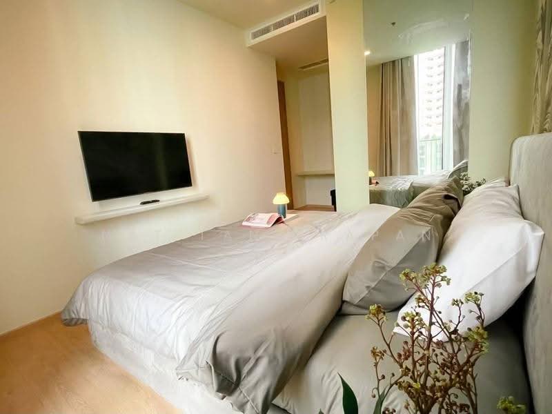 Noble Around Sukhumvit 33, Bangkok, 17 Soi Sukhumvit 33, Khlong Tan Nua, Watthana, Bangkok, 2 Bedrooms, 65 sqm, Condo For Rent, by Nat Tantirapan, 500661197 - DDproperty.com