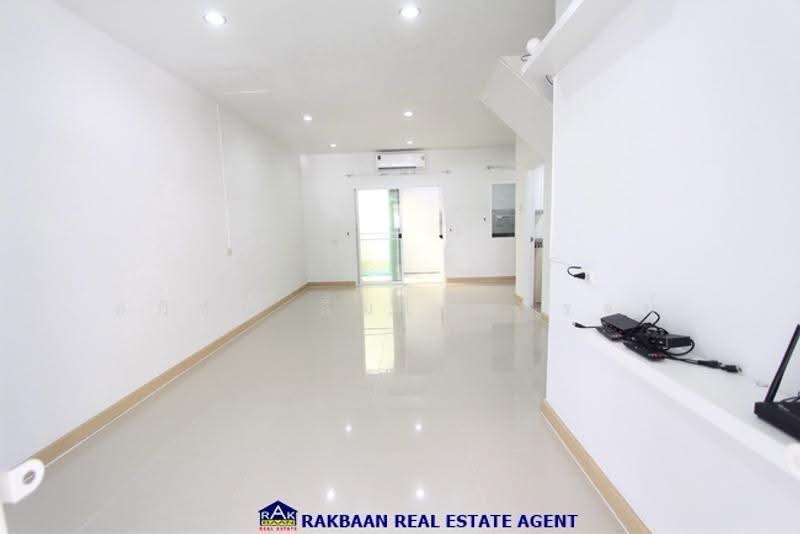 Gusto Townhome Ramkhamhaeng, Bangkok, Soi Rat Phatthana (Soi Miss Teen), Ramkhamhaeng Road (Sukhapiban 3 Road), Saphan Sung, Bangkok, 3 Bedrooms, 120 sqm, Townhouse For Sale, by อภิชัย ลิ้มไชยโรจน์, 500662186 - DDproperty.com