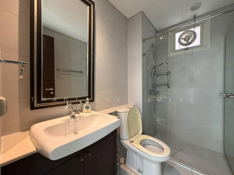 Watermark Chaophraya, Bangkok, Soi Charoennakorn 39-41, Charoennakorn Road, Bang Lam Phu Lang, Khlong San, Bangkok, 2 Bedrooms, 105 sqm, Condo For Rent, by Thanyalak Ajmera, 500662452 - DDproperty.com