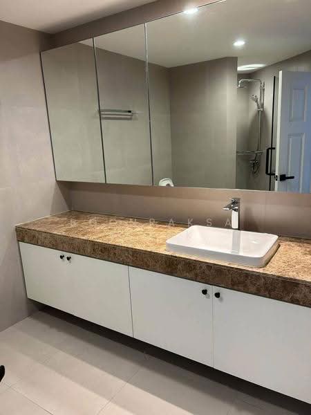 Ruamsuk Condominium, Bangkok, 12 Soi Athakravi, Khong Tan, Khlong Toei, Bangkok, 3 Bedrooms, 325 sqm, Condo For Rent, by Boonraksa Sopak, 500662711 - DDproperty.com