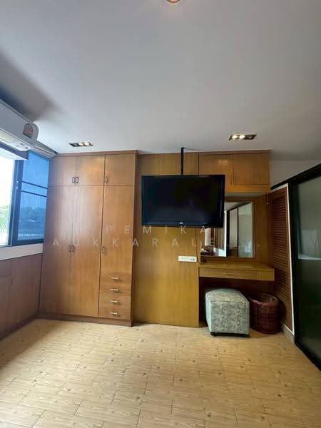 Supalai Place Sukhumvit 39, Bangkok, 175-179 Soi Sukhumvit 39 Sukhumvit Road, Khlong Tan Nua, Watthana, Bangkok, 1 Bedroom, 50 sqm, Condo For Sale, by Pemika Aukkaraleekul, 500663073 - DDproperty.com