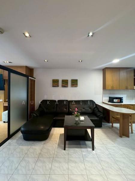 Supalai Place Sukhumvit 39, Bangkok, 175-179 Soi Sukhumvit 39 Sukhumvit Road, Khlong Tan Nua, Watthana, Bangkok, 1 Bedroom, 50 sqm, Condo For Sale, by Pemika Aukkaraleekul, 500663073 - DDproperty.com
