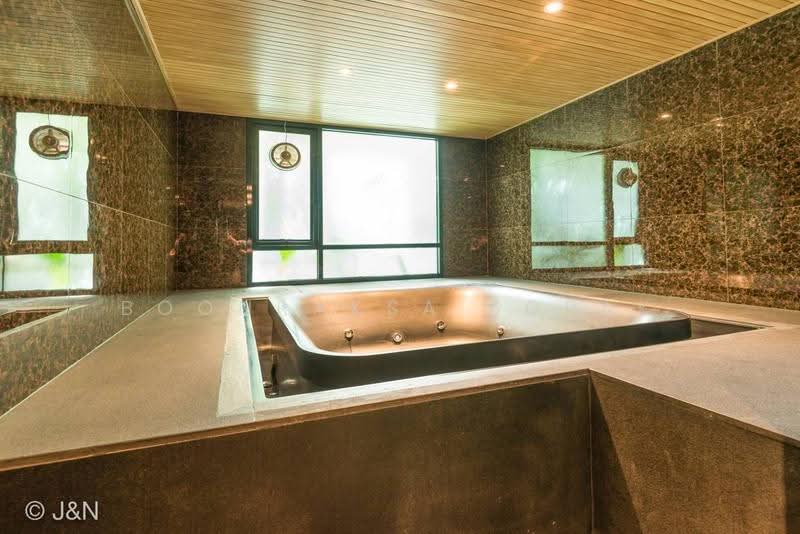 Vtara Sukhumvit 36, Bangkok, 118 Soi Saen Sabai, Phra Kanong, Khlong Toei, Bangkok, 2 Bedrooms, 65 sqm, Condo For Rent, by Boonraksa Sopak, 500663132 - DDproperty.com