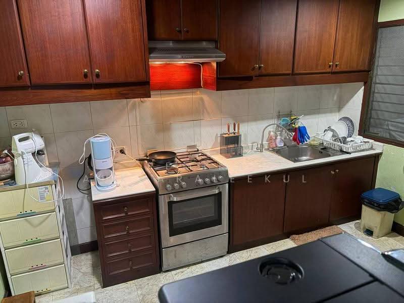 D.S. Tower 2 Sukhumvit 39, Bangkok, Soi Sukhumvit 39, Khlong Tan Nua, Watthana, Bangkok, 2 Bedrooms, 119 sqm, Condo For Sale, by Pemika Aukkaraleekul, 500663150 - DDproperty.com