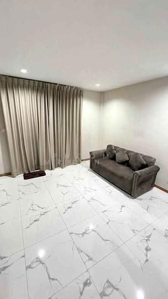 4 BR townhouse, Bangkok, Samsen Nok, Huai Khwang, Bangkok, 4 Bedrooms, 180 sqm, Townhouse For Rent, by Phoom Imruangsri, 500663262 - DDproperty.com