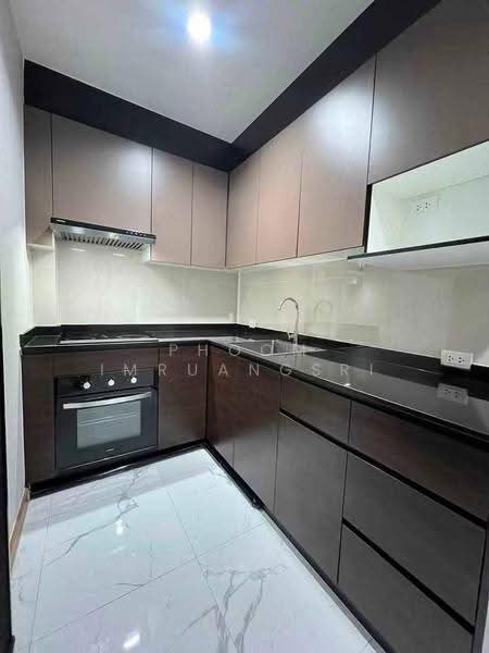 4 BR townhouse, Bangkok, Samsen Nok, Huai Khwang, Bangkok, 4 Bedrooms, 180 sqm, Townhouse For Rent, by Phoom Imruangsri, 500663262 - DDproperty.com