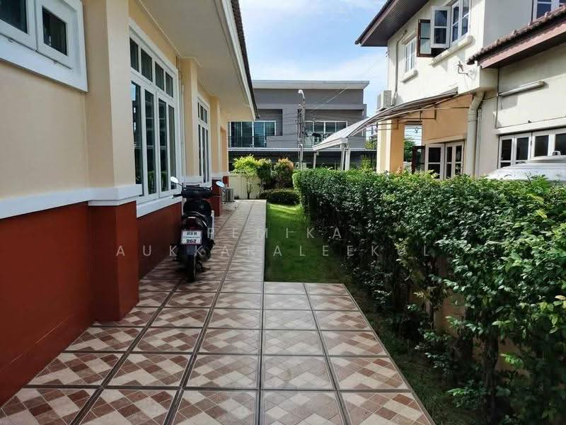 3-BR House, Bangkok, Bang Waek, Phasi Charoen, Bangkok, 3 Bedrooms, 150 sqm, Single Detached House For Sale, by Pemika Aukkaraleekul, 500663301 - DDproperty.com