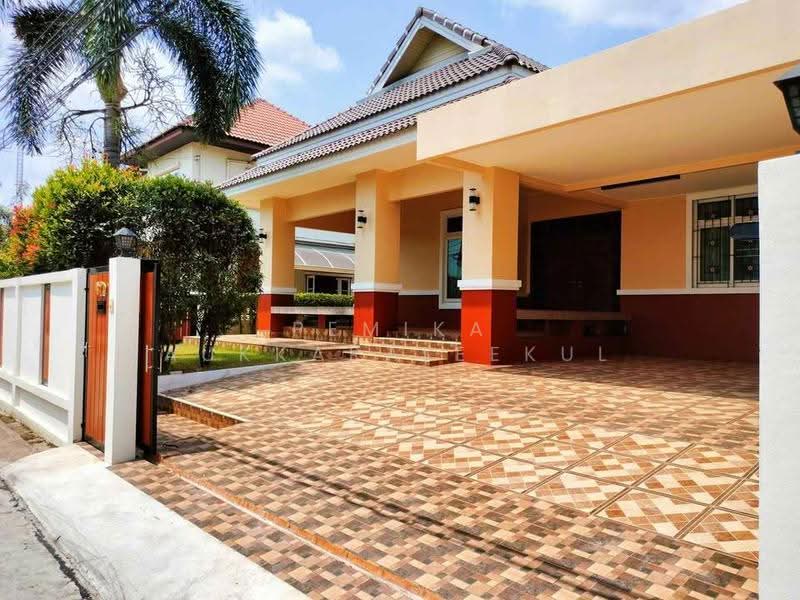 3-BR House, Bangkok, Bang Waek, Phasi Charoen, Bangkok, 3 Bedrooms, 150 sqm, Single Detached House For Sale, by Pemika Aukkaraleekul, 500663301 - DDproperty.com