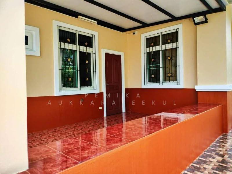 3-BR House, Bangkok, Bang Waek, Phasi Charoen, Bangkok, 3 Bedrooms, 150 sqm, Single Detached House For Sale, by Pemika Aukkaraleekul, 500663301 - DDproperty.com