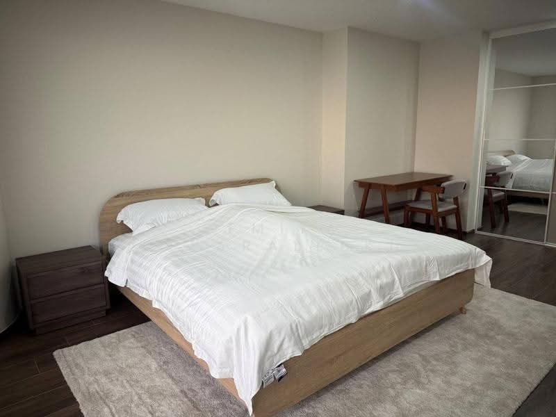 State Tower, Bangkok, 1055 Silom Road, Silom, Bang Rak, Bangkok, 1 Bedroom, 68 sqm, Condo For Sale, by Pemika Aukkaraleekul, 500663350 - DDproperty.com