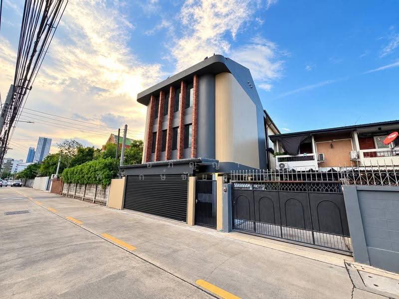 บ้านเดี่ยว รัชดาภิเษก 42, กรุงเทพ, จันทรเกษม, จตุจักร, กรุงเทพ, 400 ตร.ม., บ้านเดี่ยว ขาย, โดย อภิญญา พิทักษ์ชัยธรรม, 500663469 - DDproperty.com
