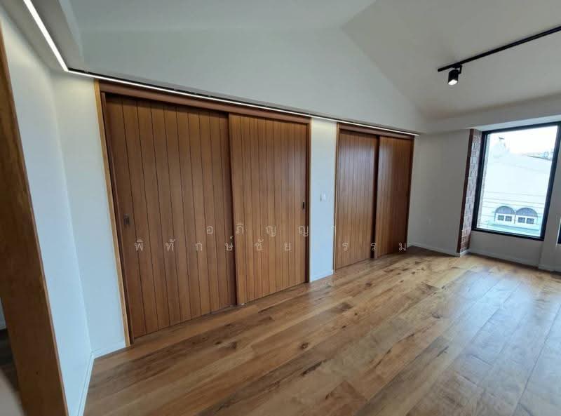 บ้านเดี่ยว รัชดาภิเษก 42, กรุงเทพ, จันทรเกษม, จตุจักร, กรุงเทพ, 400 ตร.ม., บ้านเดี่ยว ขาย, โดย อภิญญา พิทักษ์ชัยธรรม, 500663469 - DDproperty.com