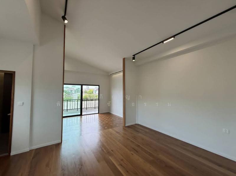 บ้านเดี่ยว รัชดาภิเษก 42, Bangkok, Chan Kasem, Chatuchak, Bangkok, 4 Bedrooms, 400 sqm, Single Detached House For Sale, by Apinya Pitakchaitham, 500663469 - DDproperty.com