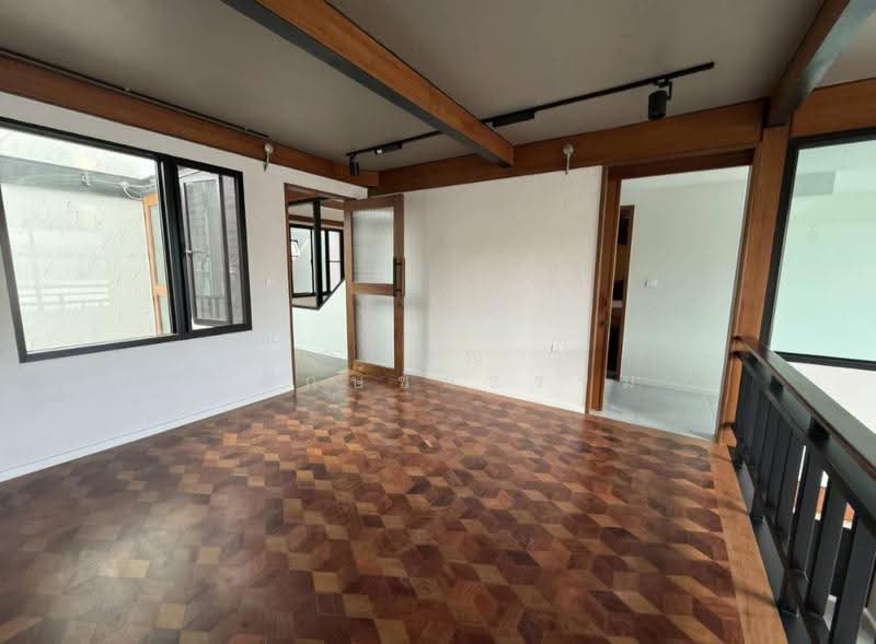 บ้านเดี่ยว รัชดาภิเษก 42, Bangkok, Chan Kasem, Chatuchak, Bangkok, 4 Bedrooms, 400 sqm, Single Detached House For Sale, by Apinya Pitakchaitham, 500663469 - DDproperty.com