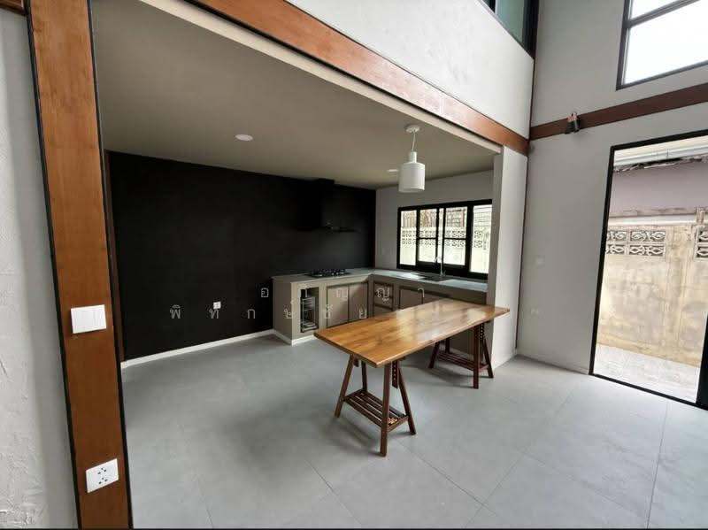 บ้านเดี่ยว รัชดาภิเษก 42, กรุงเทพ, จันทรเกษม, จตุจักร, กรุงเทพ, 400 ตร.ม., บ้านเดี่ยว ขาย, โดย อภิญญา พิทักษ์ชัยธรรม, 500663469 - DDproperty.com
