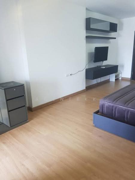 Supalai Park Ekkamai-Thonglor, Bangkok, Petchaburi Road, Bang Kapi, Huai Khwang, Bangkok, Studio, 34 sqm, Condo For Sale, by Agentbkk, 500663727 - DDproperty.com
