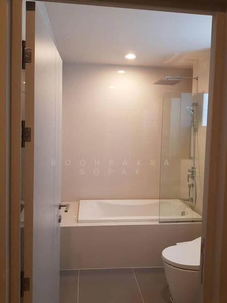 Oka Haus Sukhumvit 36, Bangkok, 3399 Rama 4 Road, Khong Tan, Khlong Toei, Bangkok, 2 Bedrooms, 50 sqm, Condo For Rent, by Boonraksa Sopak, 500663741 - DDproperty.com