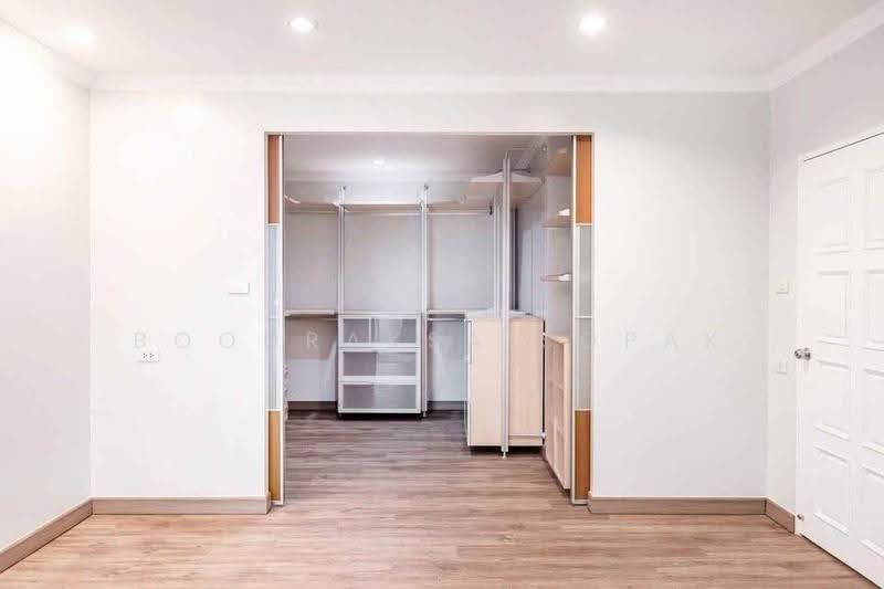 Fifty Fifth Tower, Bangkok, 84 Soi Sukhumvit 55, Sukhumvit Road, Khlong Tan Nua, Watthana, Bangkok, 2 Bedrooms, 223 sqm, Condo For Rent, by Boonraksa Sopak, 500663769 - DDproperty.com