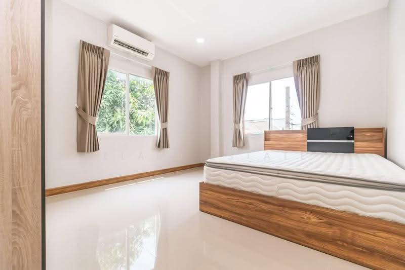 Baan Lalin In The Park Watcharapol-Paholyothin, Bangkok, Rattanagosin Road, Khlong Tanon, Sai Mai, Bangkok, 4 Bedrooms, 488 sqm, Single Detached House For Rent, by VELARQ ESTATE, 500664455 - DDproperty.com