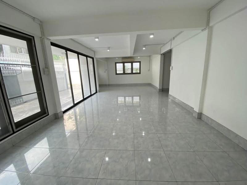 ให้เช่าโฮมออฟฟิศ2ชั้น 220 ตรม. ที่จอดในบ้าน7คัน ลาดพร้าว รัชดา ห้วยขวาง ใกล้รถไฟฟ้า (TO8-3926), กรุงเทพ, สามเสนนอก, ห้วยขวาง, กรุงเทพ, 220 ตร.ม., ตึกแถว-อาคารพาณิชย์ ให้เช่า, โดย ณภัทร พรสิริเมธากุล, 500665208 - DDproperty.com