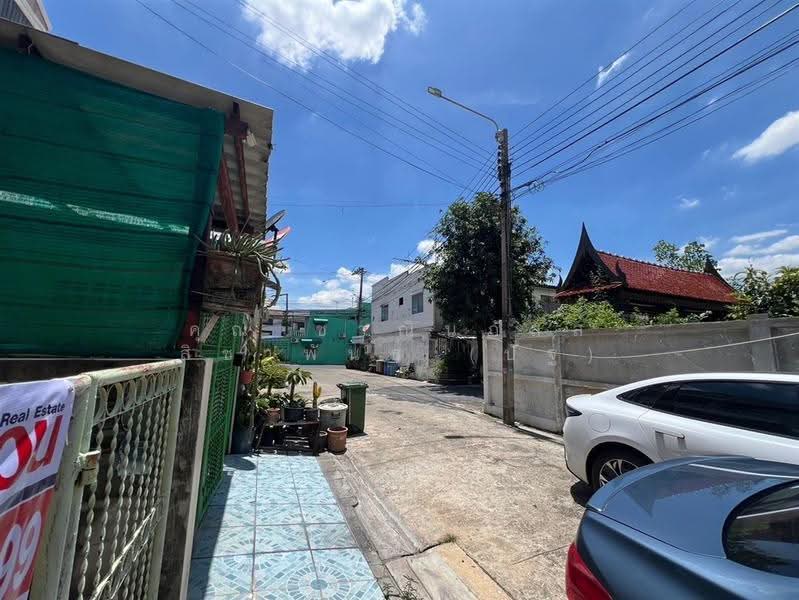 รุ่งเรืองเฮ้าส์ พหลโยธิน54, Bangkok, ถนนพหลโยธิน, Khlong Tanon, Sai Mai, Bangkok, 3 Bedrooms, 140 sqm, Townhouse For Sale, by คุณ ชาณินภัสส์ สิชาพันธุ์ (ปัฐ), 500665310 - DDproperty.com