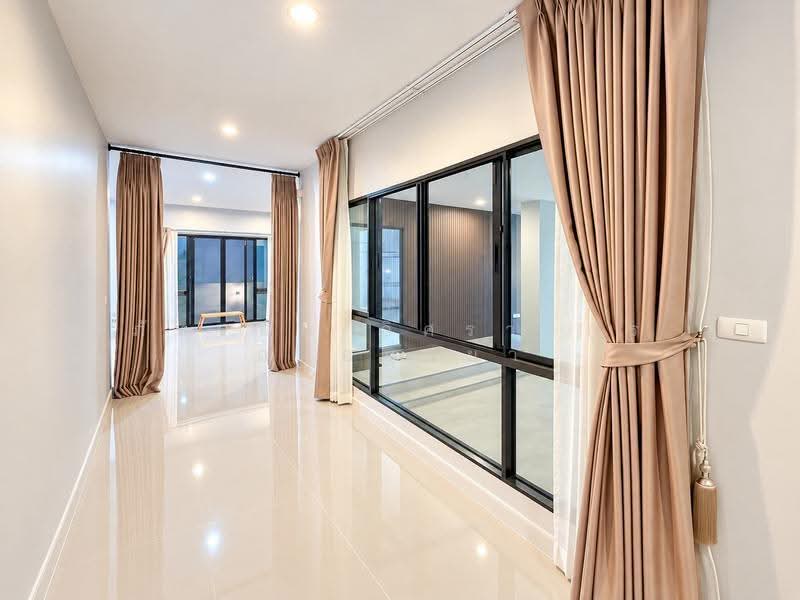 Saransiri Srivaree, Samut Prakan, 343 Rural Road, Srisa Chorakhe Noi, Bang Sao Thong, Samut Prakan, 4 Bedrooms, 287 sqm, Single Detached House For Sale, by ภัทรนัน อิศรางกูร ณ อยุธยา, 500665380 - DDproperty.com