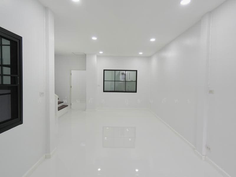 Wararak Rangsit Klong 3, Pathum Thani, Khlong Sam, Khlong Luang, Pathum Thani, 3 Bedrooms, 80 sqm, Townhouse For Sale, by พิมพ์นภัส ภูธนภัทร, 500665489 - DDproperty.com