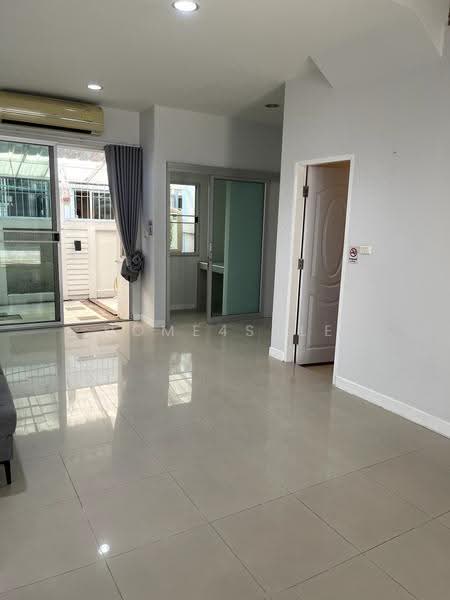 Baan Klang Muang Swiss Town Kaset-Nawamin, Bangkok, Soi Moobaan Klang Mueng, Chorake Bua, Lat Phrao, Bangkok, 3 Bedrooms, 175 sqm, Townhouse For Sale, by Home4Sale, 500665691 - DDproperty.com