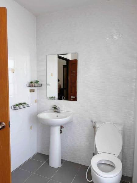 A house for rent near Chongfah Sinseung Wanich Bamrung School,Rental Price:25,000THB/month No.15H041, Chiang Mai, Yand Nueng, Saraphi, Chiang Mai, 4 Bedrooms, 150 sqm, Single Detached House For Rent, by Baandeedee Chiangmai, 500665742 - DDproperty.com