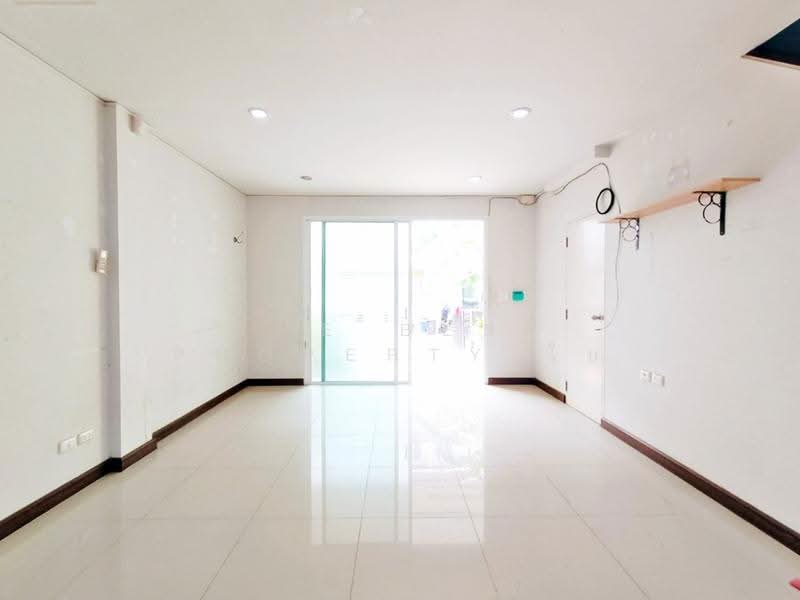 นัมเบอร์วัน ทาวน์โฮม วงแหวน บางนา-ราม 2, Bangkok, Dok Mai, Prawet, Bangkok, 4 Bedrooms, 100 sqm, Townhouse For Sale, by The Best Property โบ, 500665857 - DDproperty.com