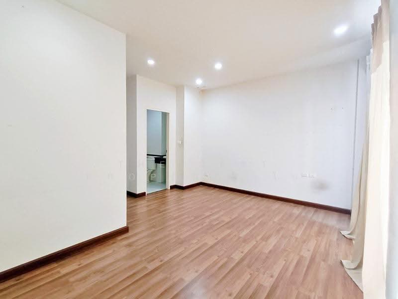 นัมเบอร์วัน ทาวน์โฮม วงแหวน บางนา-ราม 2, Bangkok, Dok Mai, Prawet, Bangkok, 4 Bedrooms, 100 sqm, Townhouse For Sale, by The Best Property โบ, 500665857 - DDproperty.com