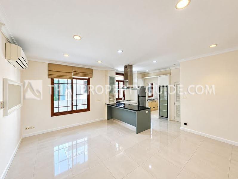 Narasiri Pattanakarn-Srinakarin, Bangkok, 878 Soi Srinakarin 20, Khlong Chan, Bang Kapi, Bangkok, 4 Bedrooms, 440 sqm, Single Detached House For Rent, by Khun Nita, 500665987 - DDproperty.com