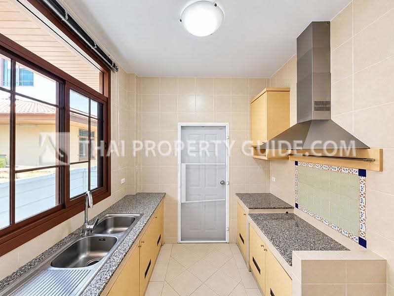 Narasiri Pattanakarn-Srinakarin, Bangkok, 878 Soi Srinakarin 20, Khlong Chan, Bang Kapi, Bangkok, 4 Bedrooms, 440 sqm, Single Detached House For Rent, by Khun Nita, 500665987 - DDproperty.com