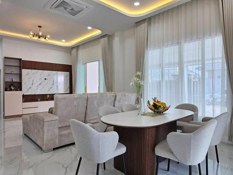 3-BR House, Chon Buri (Pattaya), Bang Lamung, Bang Lamung (Pattaya), Chon Buri (Pattaya), 3 Bedrooms, 260 sqm, Single Detached House For Sale, by Puttirat Kleebyam, 500666119 - DDproperty.com