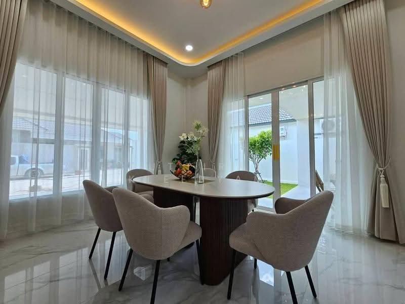 3-BR House, Chon Buri (Pattaya), Bang Lamung, Bang Lamung (Pattaya), Chon Buri (Pattaya), 3 Bedrooms, 260 sqm, Single Detached House For Sale, by Puttirat Kleebyam, 500666119 - DDproperty.com