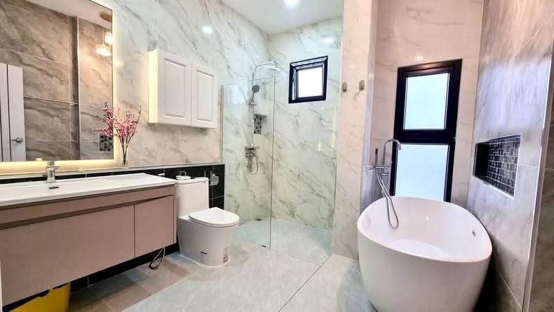 3-BR House, Chon Buri (Pattaya), Huai Yai, Bang Lamung (Pattaya), Chon Buri (Pattaya), 3 Bedrooms, 230 sqm, Single Detached House For Sale, by Puttirat Kleebyam, 500666170 - DDproperty.com