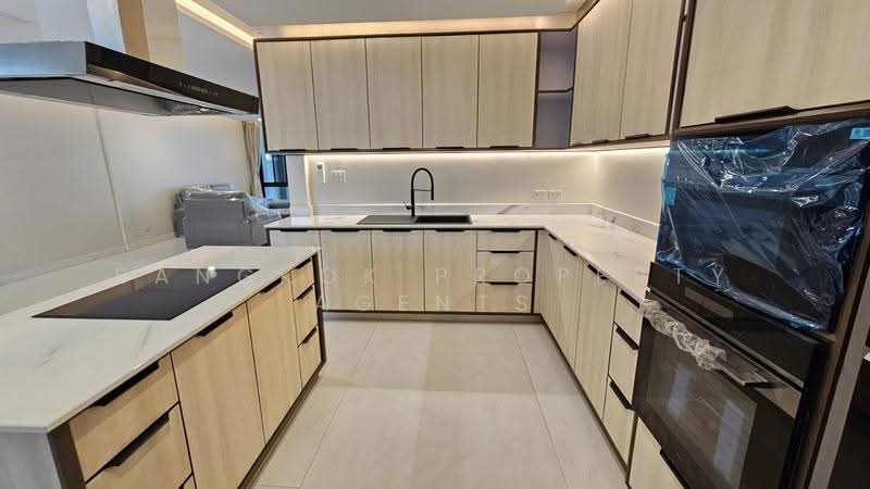Townhouse in PHROM PHONG, กรุงเทพ, คลองตันเหนือ, วัฒนา, กรุงเทพ, 230 ตร.ม., ทาวน์เฮ้าส์ ให้เช่า, โดย BANGKOK PROPERTY AGENTS, 500666333 - DDproperty.com
