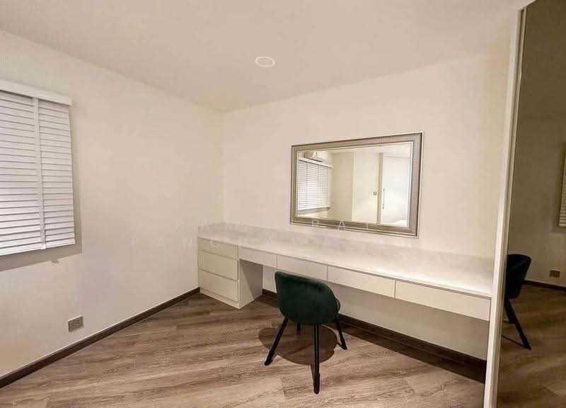D.S. Tower 2 Sukhumvit 39, Bangkok, Soi Sukhumvit 39, Khlong Tan Nua, Watthana, Bangkok, 2 Bedrooms, 139 sqm, Condo For Sale, by Pawanrat Panchawanon, 500667505 - DDproperty.com