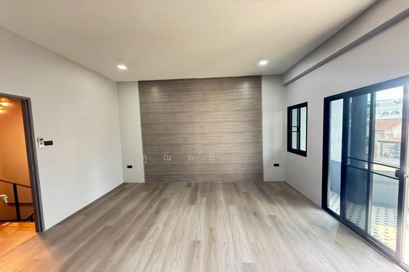 ซอยพหลโยธิน 27, Bangkok, ถนนพหลโยธิน, Lat Yao, Chatuchak, Bangkok, 4 Bedrooms, 150 sqm, Townhouse For Sale, by คุณหนึ่ง, 500667673 - DDproperty.com