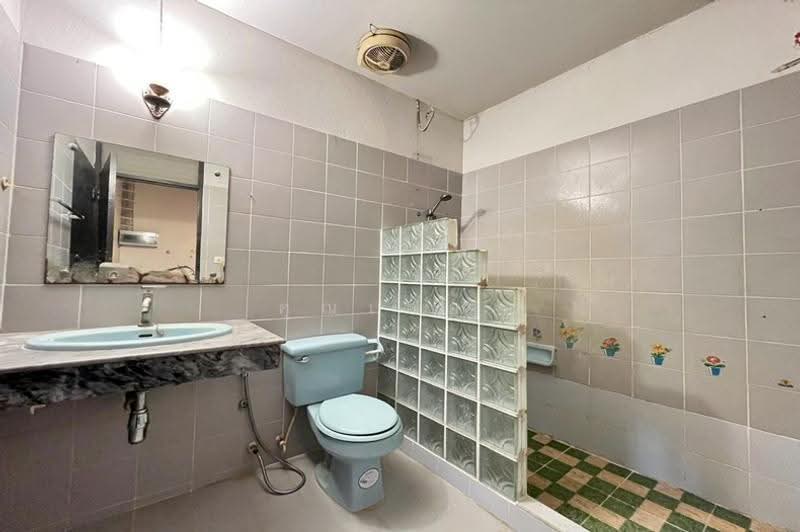 Moobaan The Master Royal, Soi Chaloem Phrakiat 53, Bangkok, Phatthanakan Road, Prawet, Bangkok, 2 Bedrooms, 120 sqm, Townhouse For Sale, by คุณเดย์, 500667923 - DDproperty.com