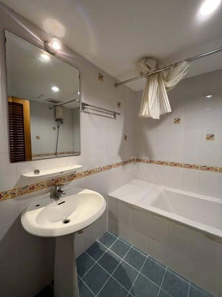 Promsak Mansion, Bangkok, สุขุมวิท 3 Sukhumvit, Khlong Tan Nua, Watthana, Bangkok, 3 Bedrooms, 200 sqm, Condo For Rent, by Rinrada Permpool, 500669043 - DDproperty.com