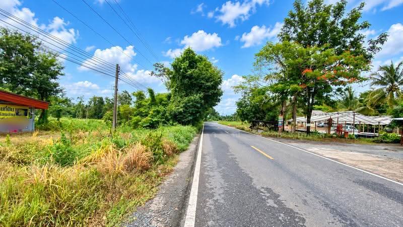 Land with House for Sale – 10 Rai 1 Ngan 40 Sq. Wah, Fronting 3 Public Roads, Noen Sai, Mueang Trat, Trat, Noen Sai, Muang Trat, Trat, , 16,560 sqm, Land For Sale, by สุเทพ พสุวณิชย์กุล, 500671156 - DDproperty.com
