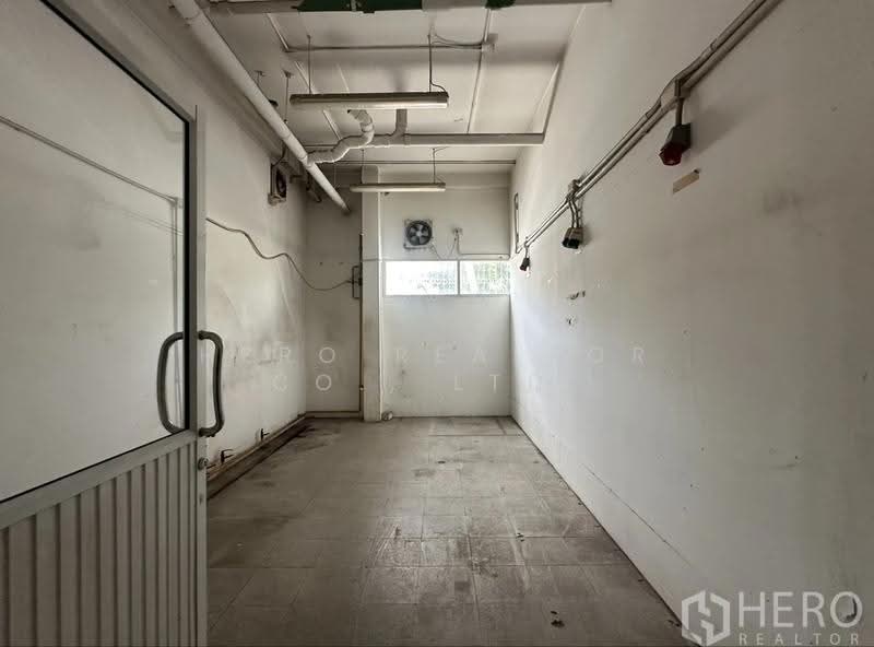 For rent or sale Office Space 1410 sqm near BTS Phra Khanong Bangkok BRE23978, Bangkok, สุขุมวิท, Khlong Tan Nua, Watthana, Bangkok, , 1,410 sqm, Office Space For Sale, by Hero Realtor Co., Ltd., 500671178 - DDproperty.com