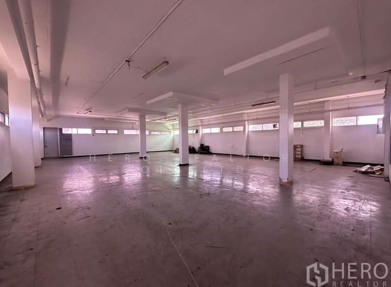 For rent or sale Office Space 1410 sqm near BTS Phra Khanong Bangkok BRE23978, กรุงเทพ, สุขุมวิท, คลองตันเหนือ, วัฒนา, กรุงเทพ, 1,410 ตร.ม., สำนักงาน ขาย, โดย Hero Realtor Co., Ltd., 500671178 - DDproperty.com