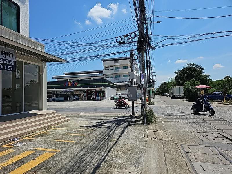 ติดถนน 2 ด้าน ใกล้ร้านสะดวกซื้อ